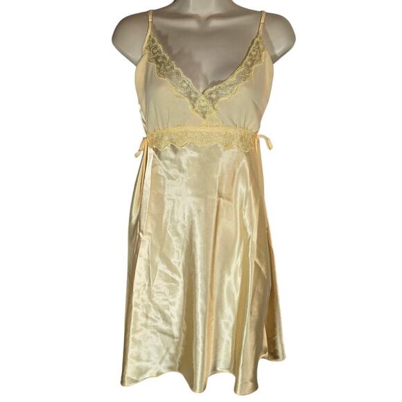 Vtg Delicates Satin Butter Yellow Lace  Lingerie Slip Dress Intimates Large - Picture 1 of 6
